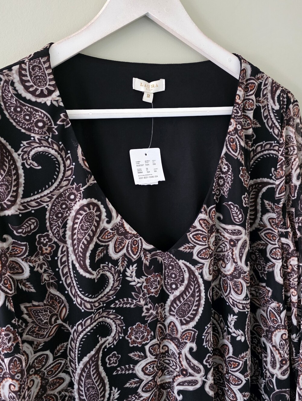 Women's Black Paisley V-Neck Tunic Top NWT - Picture 6 of 15